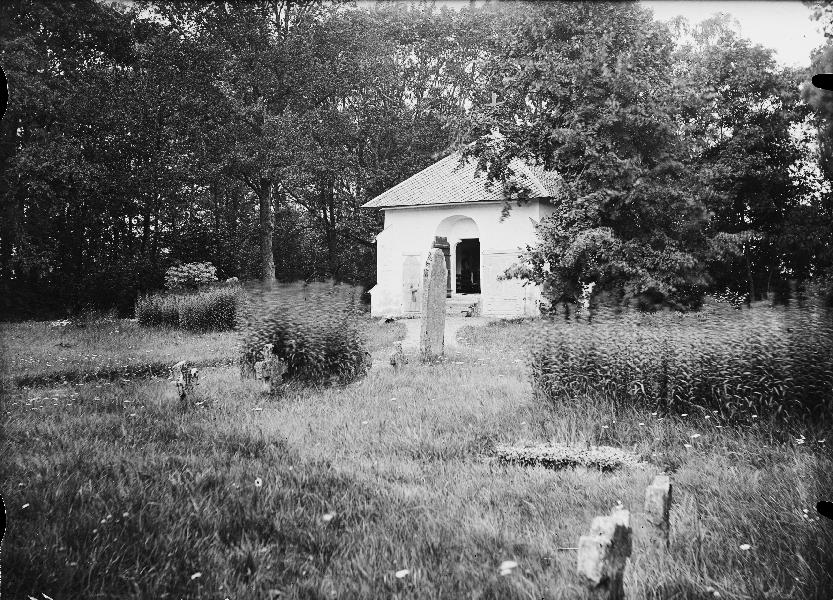 Tådene gamla kyrka