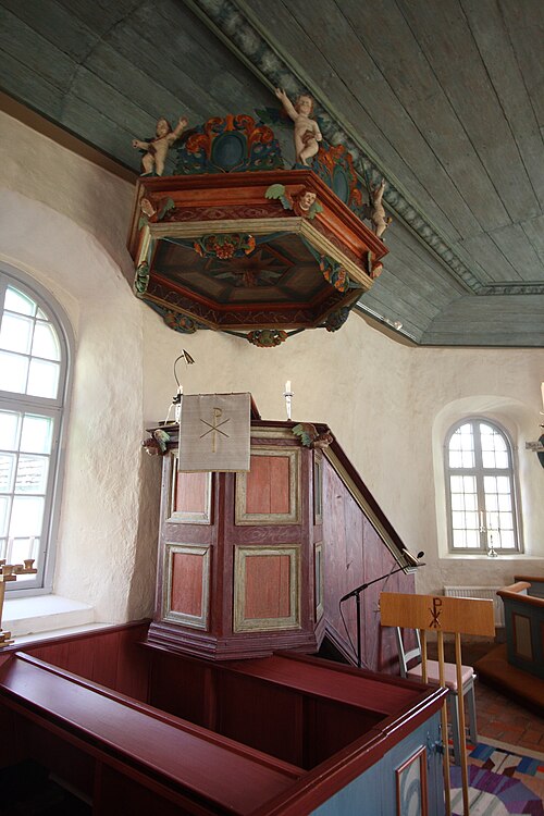 Molla kyrka, intérieur