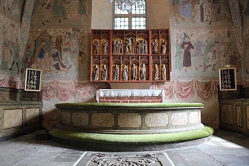 Husby-Sjutolfts kyrka, interno