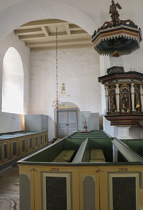 Heliga Trefaldighetskyrkan, interno