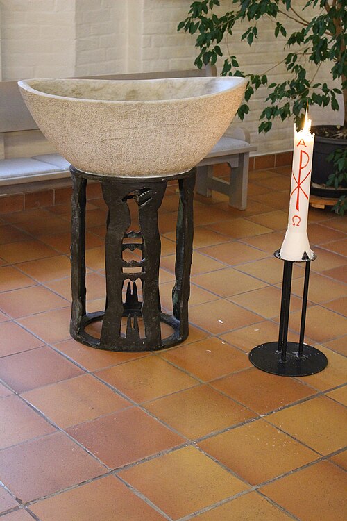 Sankt Mikaels kyrka, intérieur