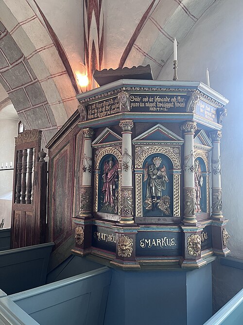 Burlövs gamla kyrka, interno