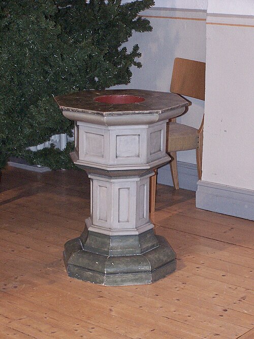Högsjö nya kyrka, interno