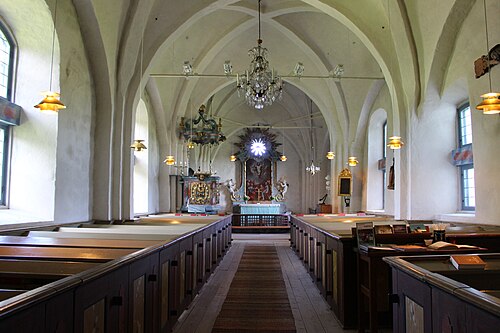 Husby-Sjuhundra kyrka, intérieur