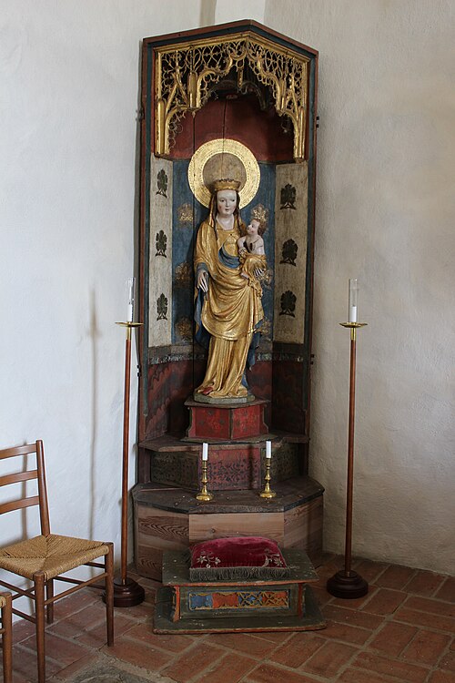 Hökhuvuds kyrka, interno