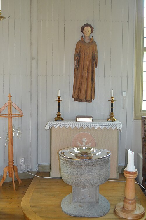 Tveta kyrka, interno