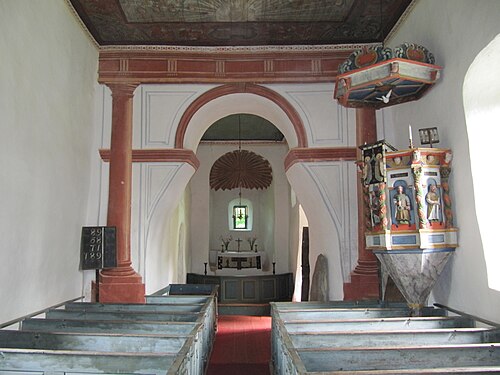 Vallsjö gamla kyrka, interno