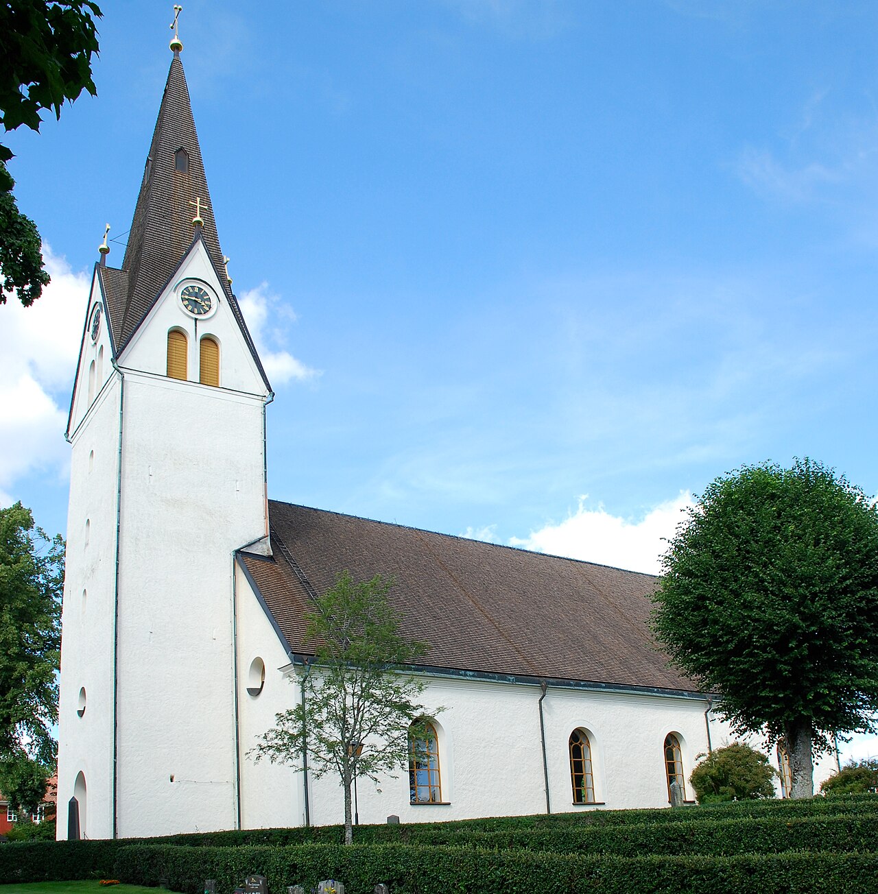 Algutsboda kyrka