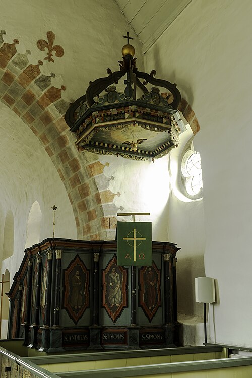 Buttle kyrka, interno