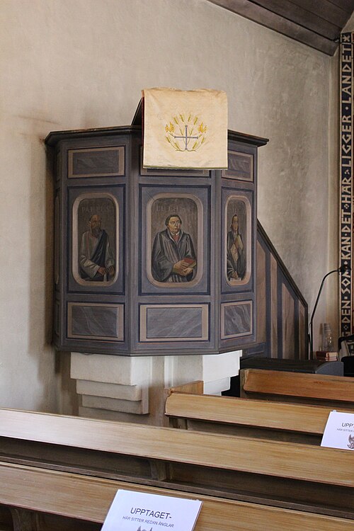 Hallstaviks kyrka, interno