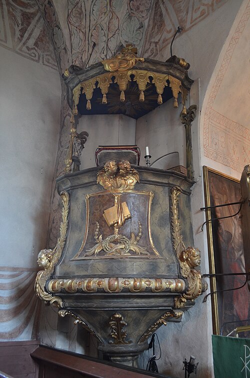 Estuna kyrka, interno