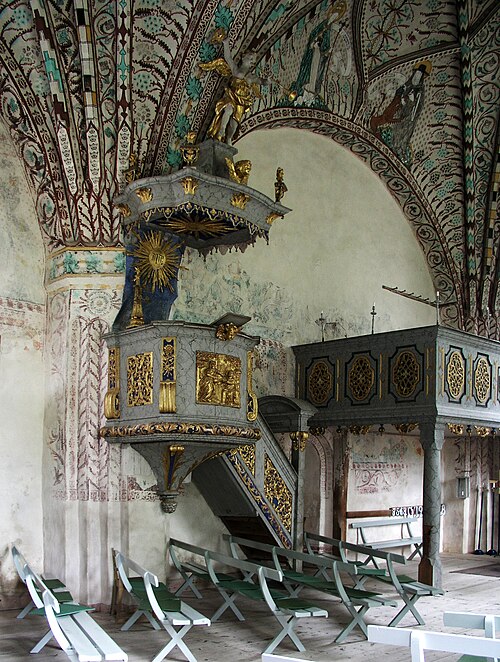 Enångers gamla kyrka, interno