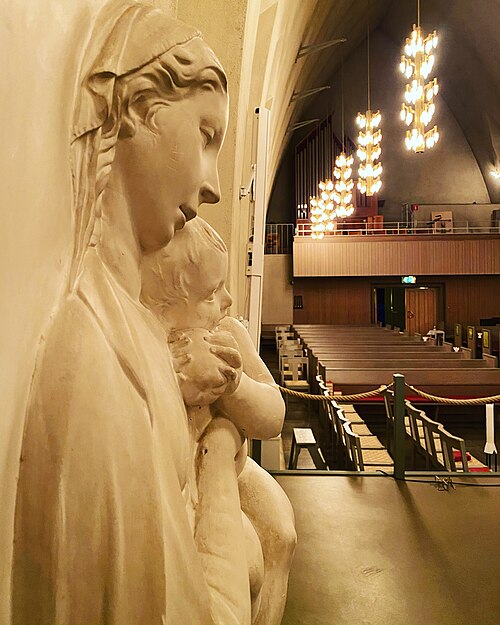 Ängbykyrkan, intérieur
