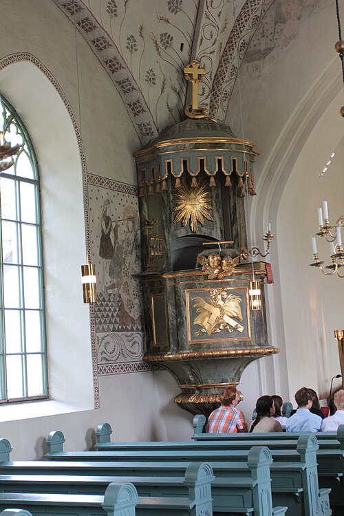 Lena kyrka, interno