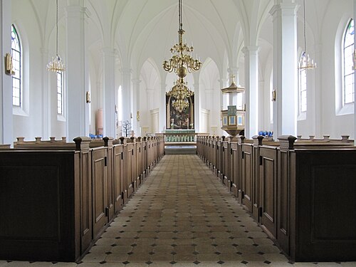 Höja kyrka, interno