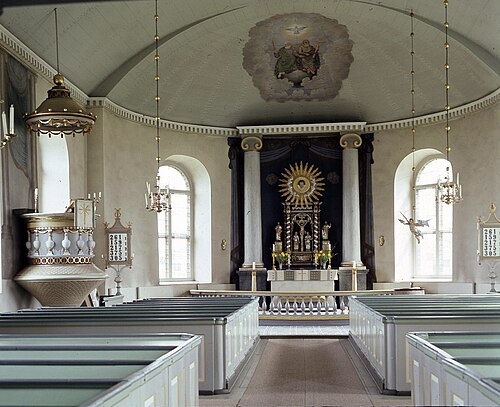Liareds kyrka, intérieur