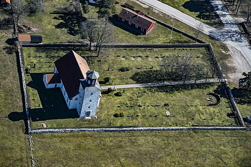 Gårdby kyrka