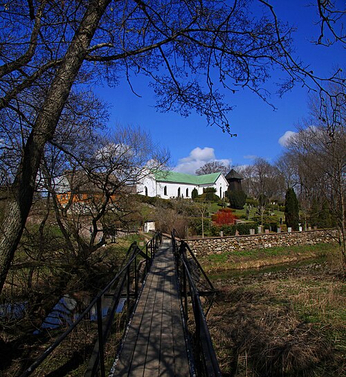 Raus kyrka