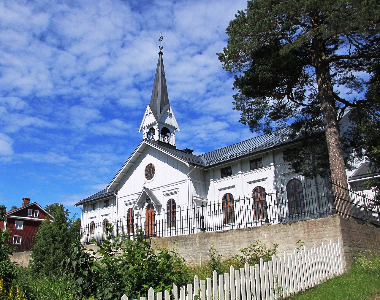 Ljusne kyrka