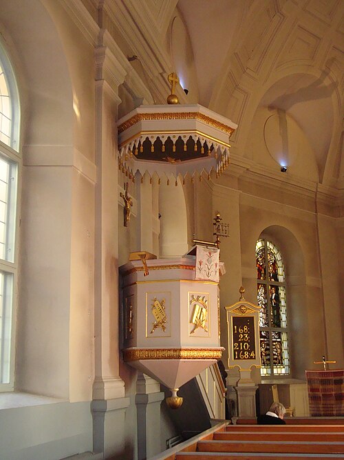 By kyrka, interno