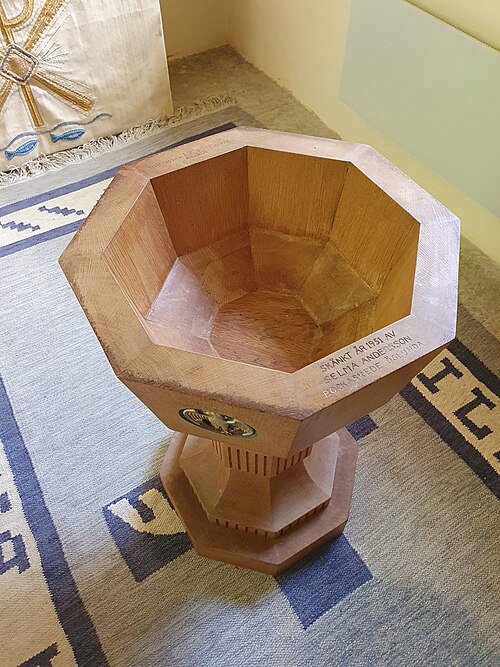 Öglunda kyrka, intérieur
