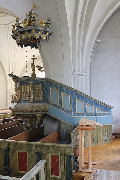 Hållnäs kyrka, interno