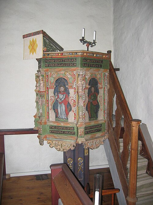 Hjälmseryds gamla kyrka, intérieur