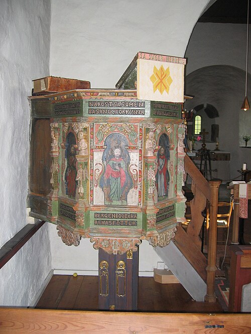 Hjälmseryds gamla kyrka, intérieur