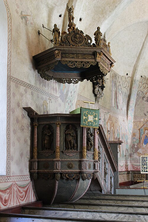Husby-Sjutolfts kyrka, interno