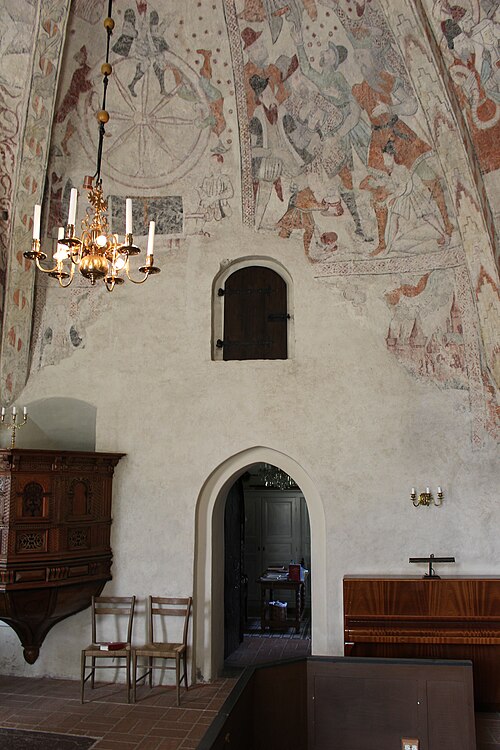 Morkarla kyrka, interno