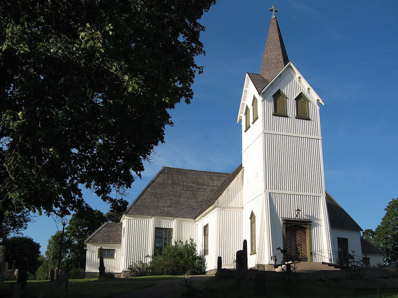 Laxarby kyrka