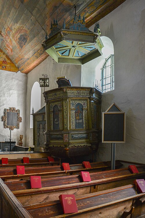 Sjösås gamla kyrka, interno