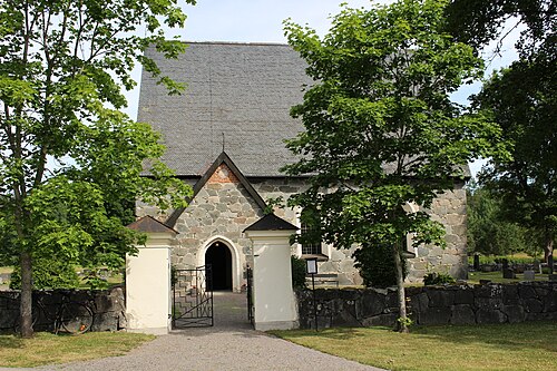 Morkarla kyrka