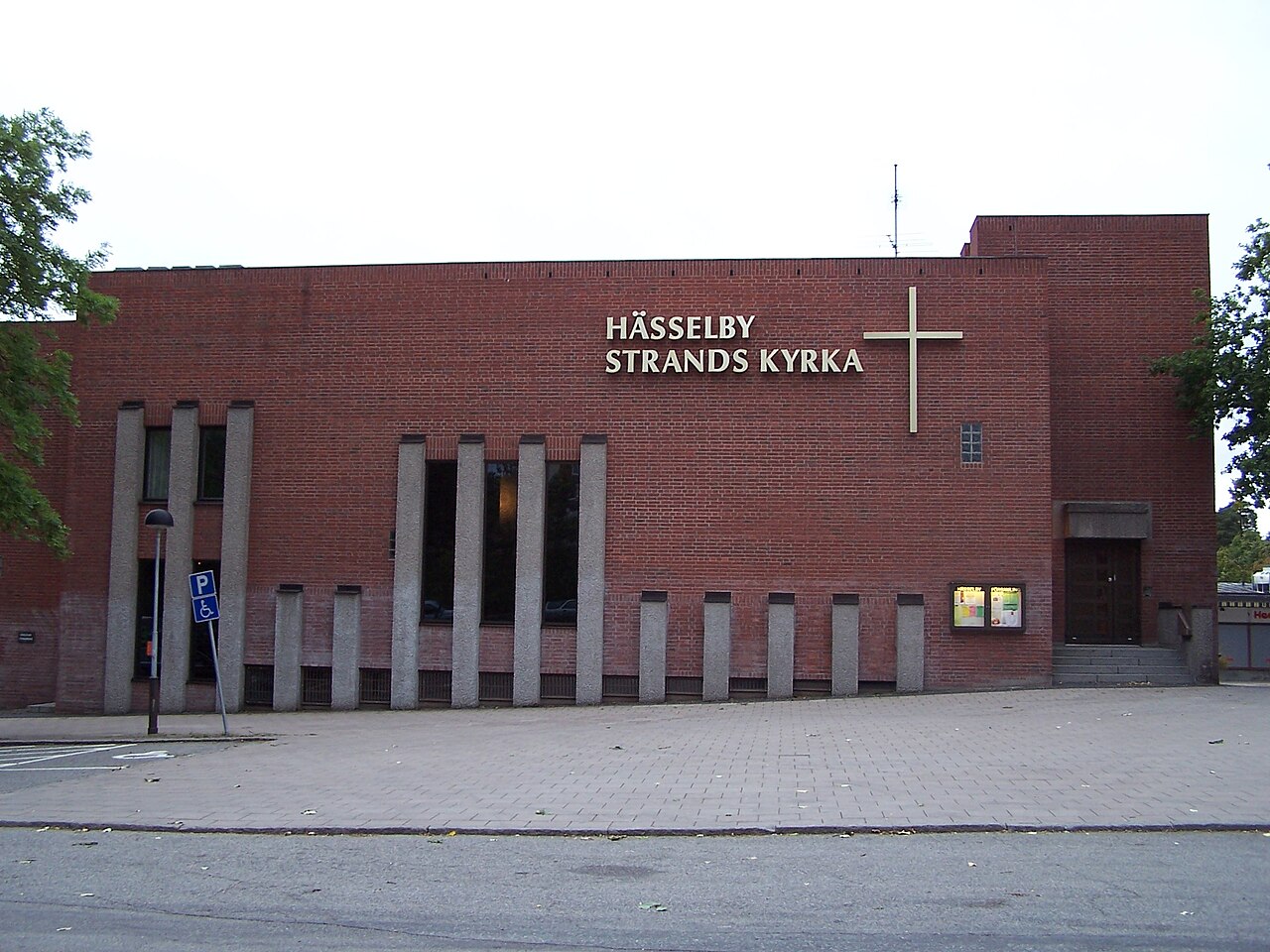 Hässelby Strands kyrka