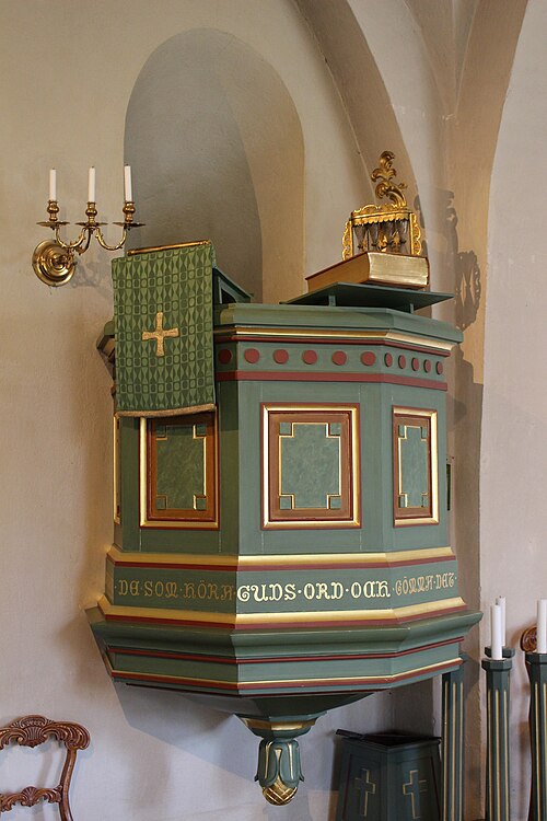 Överenhörna kyrka, intérieur