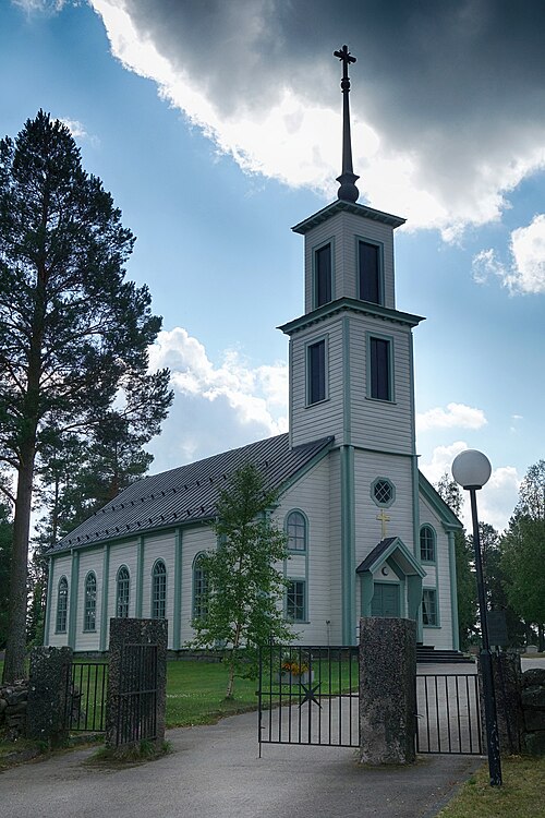 Korpilombolo kyrka