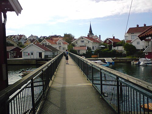 Gullholmens kyrka