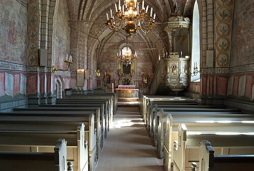 Edsbro kyrka, interno