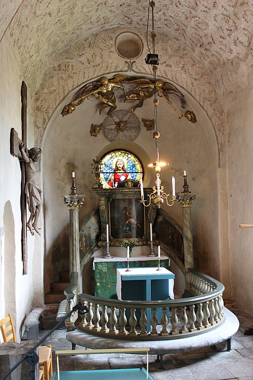 Orkesta kyrka, intérieur