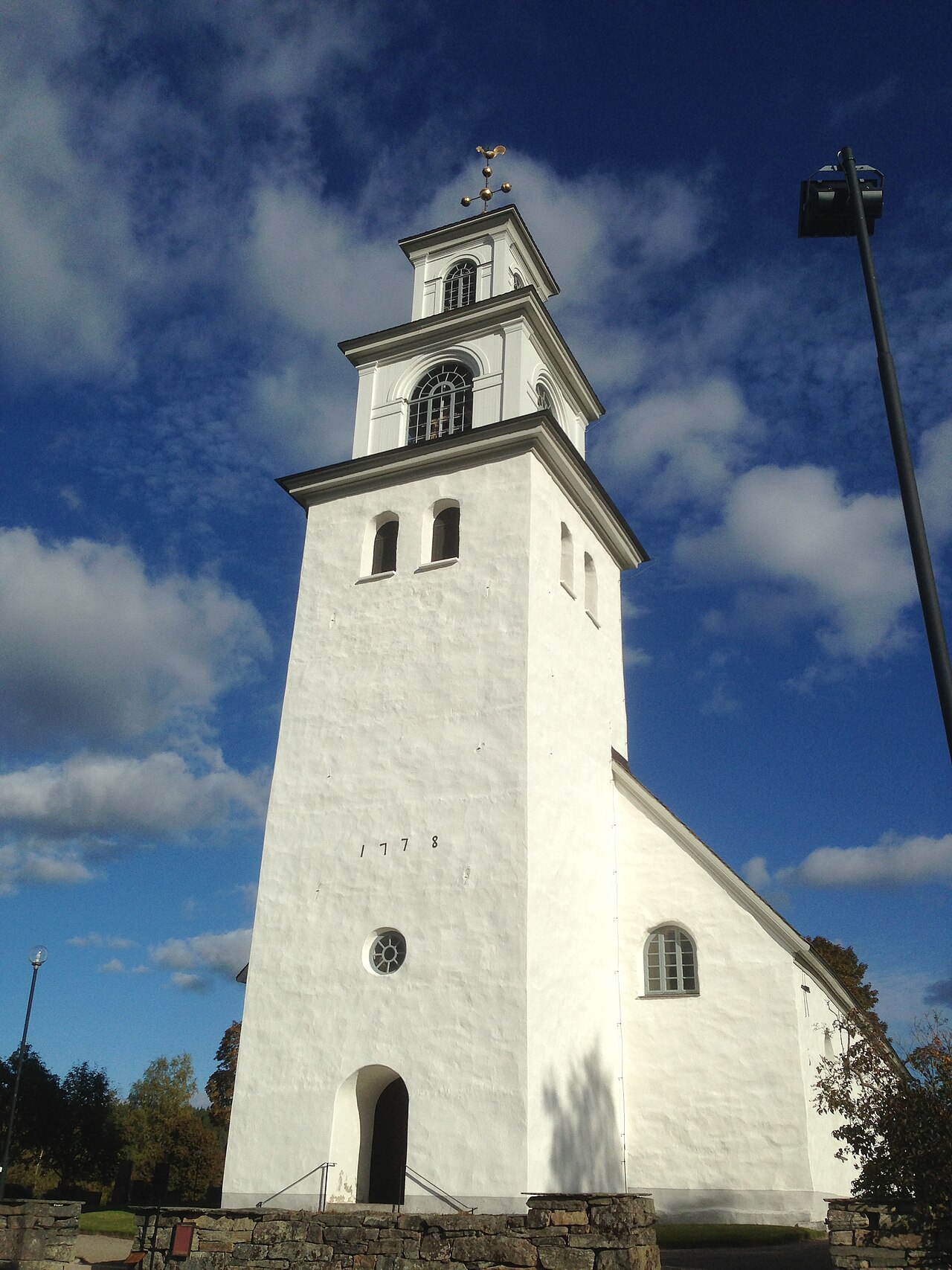 Karlanda kyrka