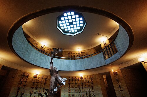 Uppenbarelsekyrkan, interno