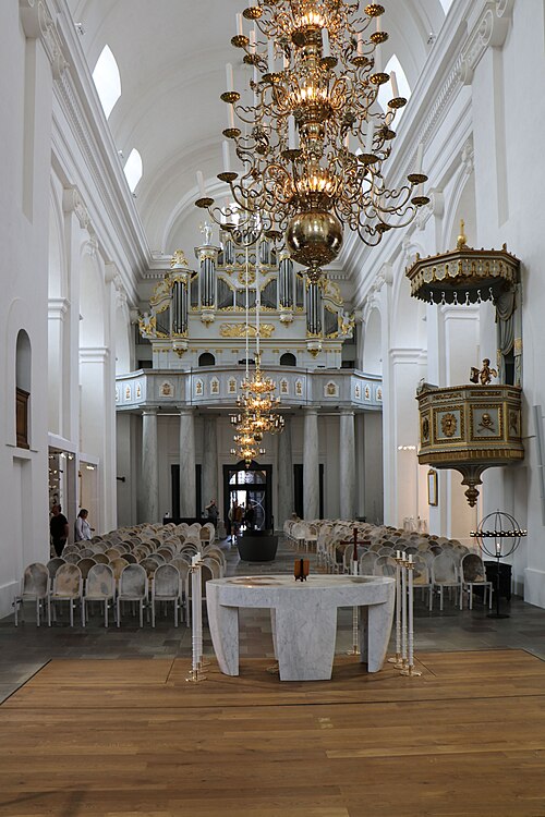 Fredrikskyrkan, intérieur