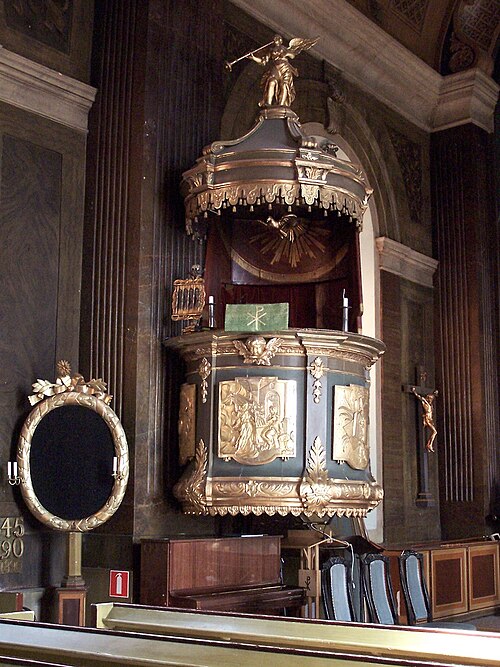 Hudiksvalls kyrka, intérieur