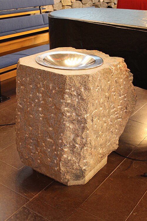 Glöstorpskyrkan, intérieur