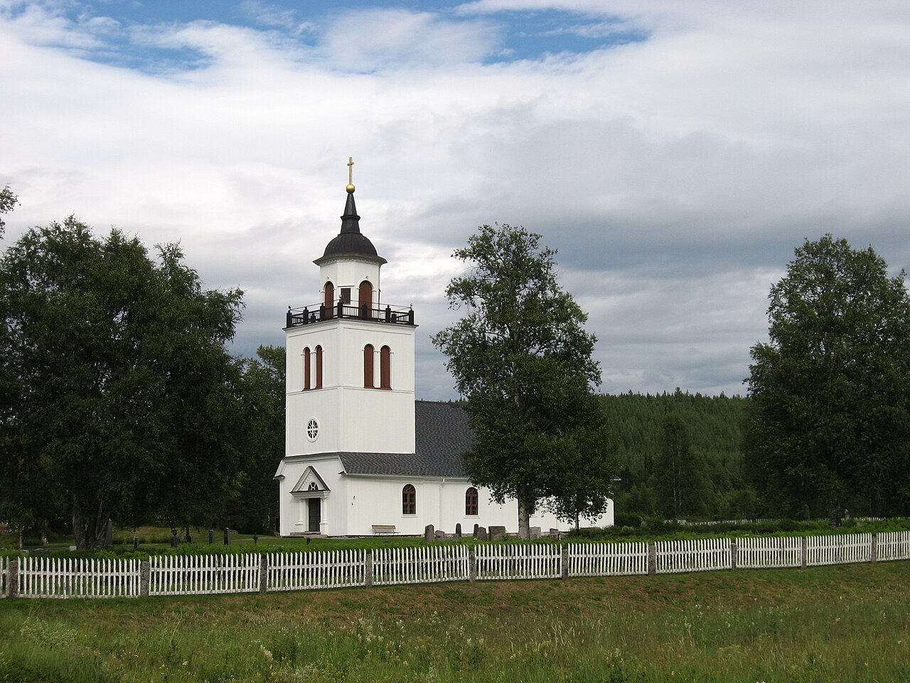 Överhogdals kyrka