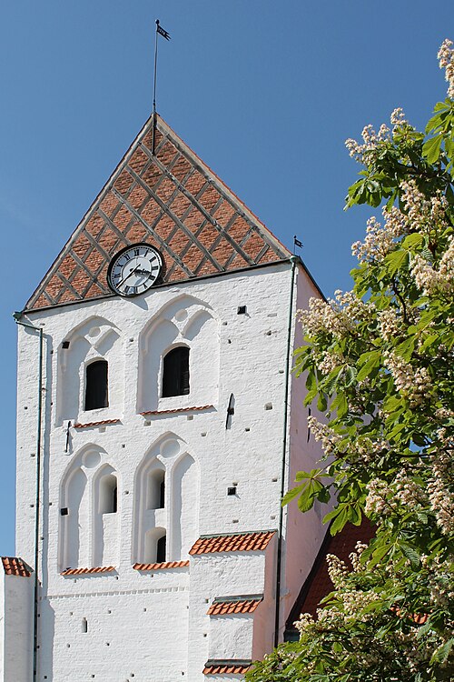 Heliga Kors kyrka, interno