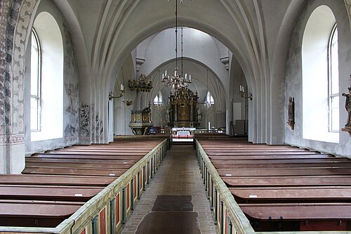 Hållnäs kyrka, interno