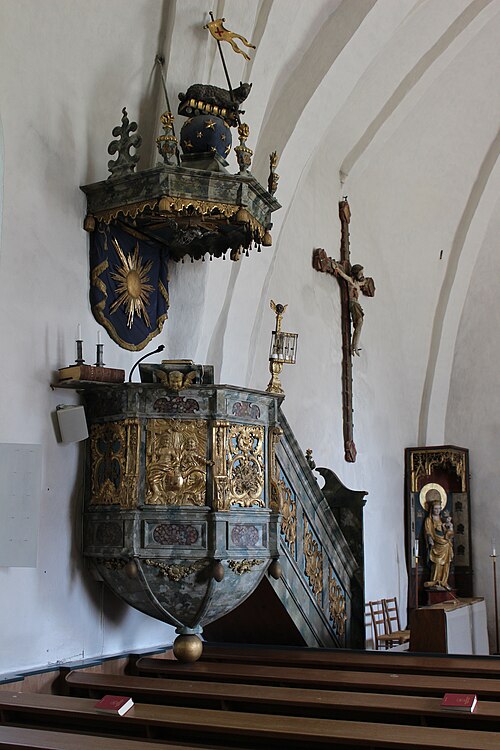 Hökhuvuds kyrka, interno