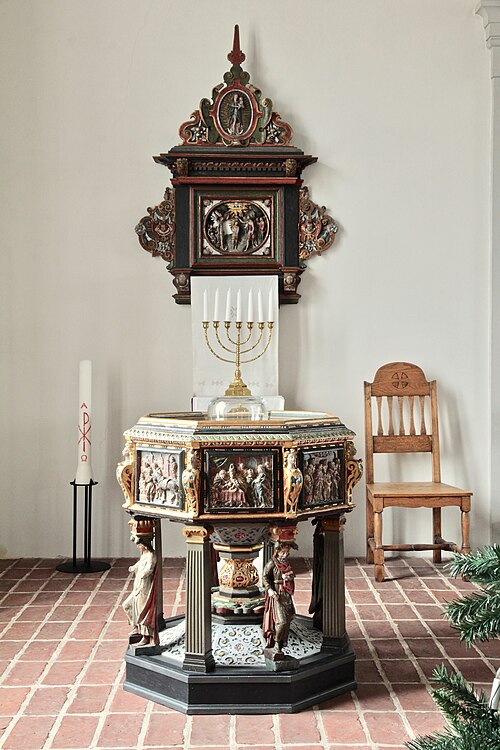 Holmby kyrka, interno