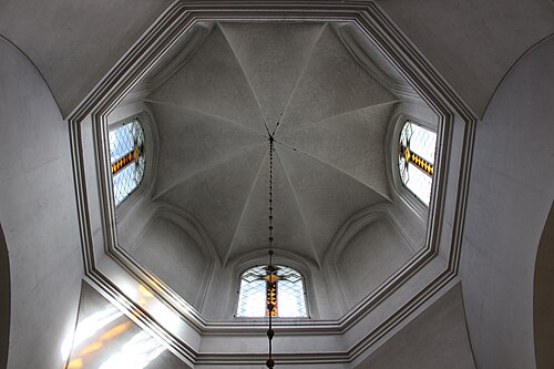 Hållnäs kyrka, interno